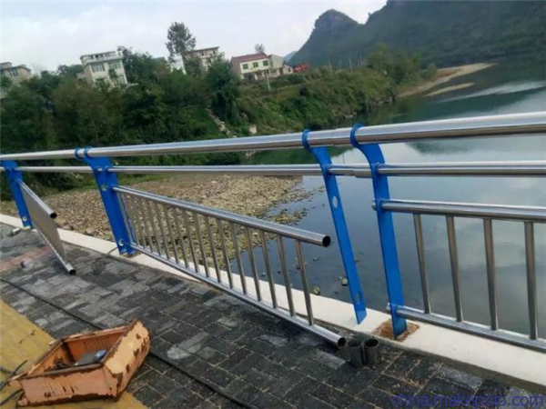 陇南不锈钢复合管护栏是一种卓越的防护材料